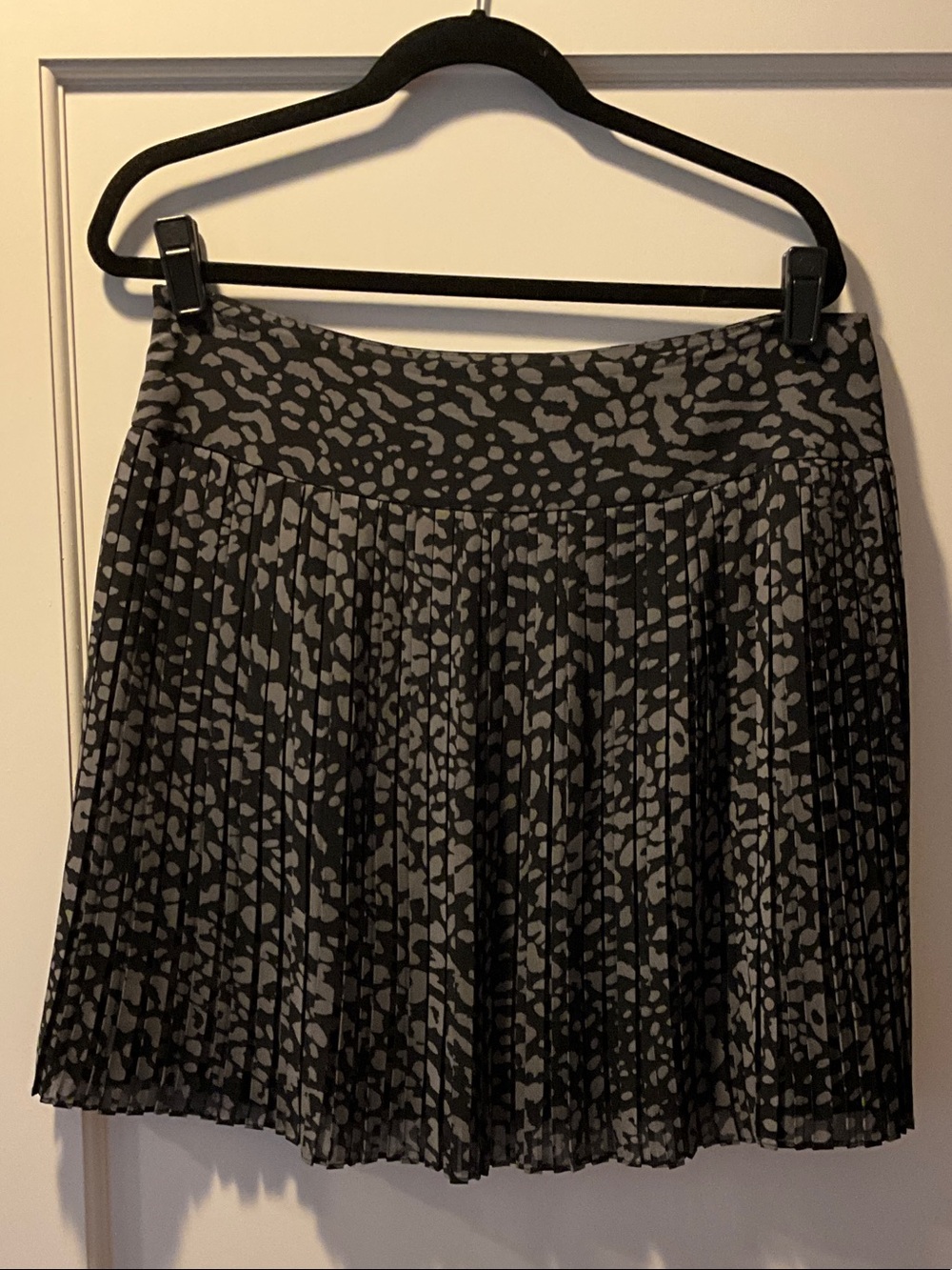LOFT Black and Gray Pleated A-Line Skater Skirt with Abstract Spot Print